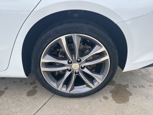 Used 2024 Chevrolet Malibu LT image 9