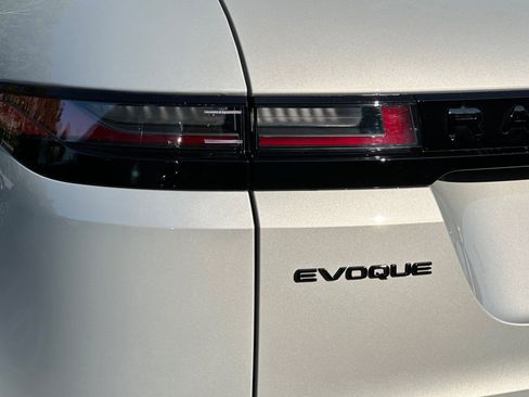 Used 2026 Land Rover Range Rover Evoque S AWD/4WD image 25