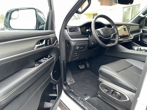 New 2026 Jeep Grand Wagoneer Limited AWD/4WD image 24