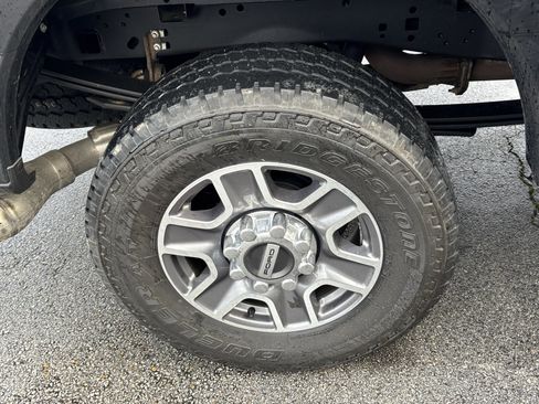 Used 2024 Ford F250 Lariat image 3