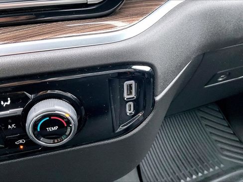 Used 2024 Chevrolet Silverado 2500 LT image 31