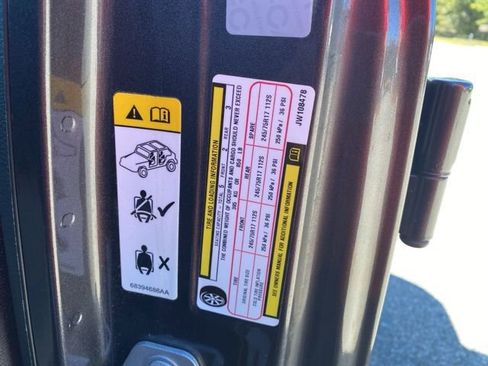 Used 2018 Jeep Wrangler Unlimited Sport S image 28