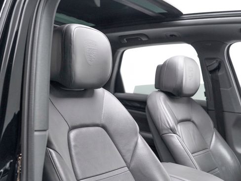 Used 2020 Porsche Cayenne AWD/4WD image 50