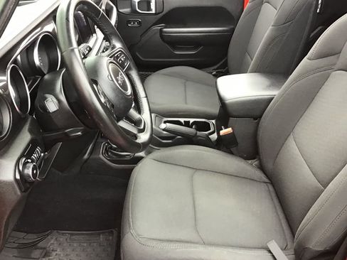 Used 2022 Jeep Wrangler Unlimited Sport image 9