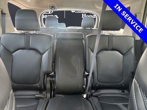 Used 2025 Honda Pilot EX-L image 11