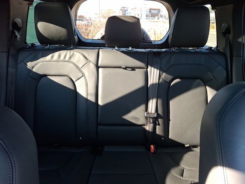 New 2026 Land Rover Defender 110 X-Dynamic SE image 16