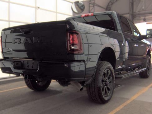 Used 2025 RAM 2500 Big Horn AWD/4WD image 4