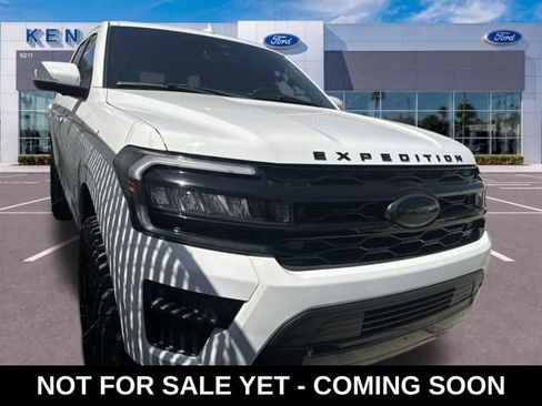Used 2024 Ford Expedition Limited AWD/4WD image 1