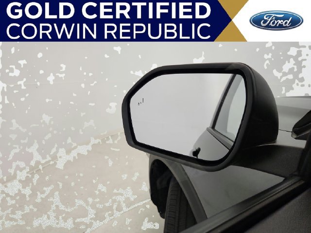 Used 2022 Ford Explorer XLT w/ Equipment Group 202A AWD/4WD image 14