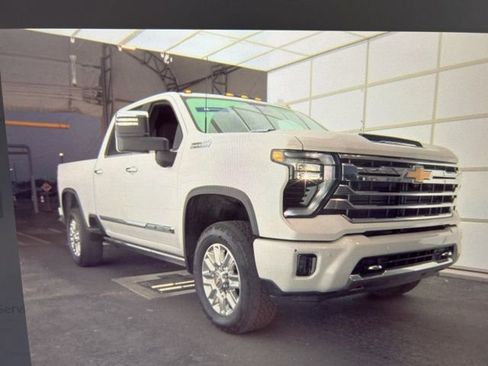 Used 2024 Chevrolet Silverado 2500 High Country w/ Technology Package image 9
