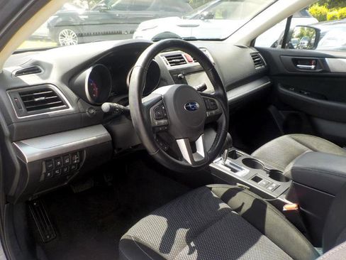 Used 2016 Subaru Outback 2.5i Premium image 12