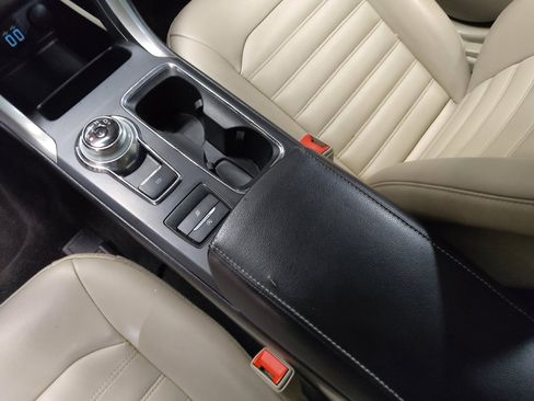 Used 2020 Ford Fusion SEL FWD image 26