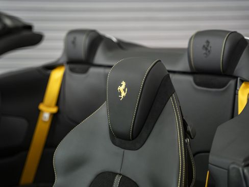 Used 2026 Ferrari Roma Spider RWD image 27