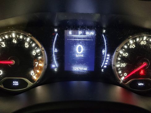 Used 2018 Jeep Renegade Latitude FWD image 23