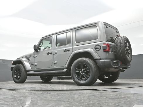 Used 2023 Jeep Wrangler Unlimited Sahara AWD/4WD image 33
