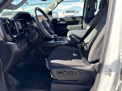 Used 2025 Chevrolet Silverado 1500 RST AWD/4WD image 19