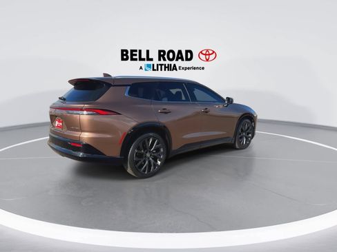 Used 2025 Toyota Crown Signia Limited image 8