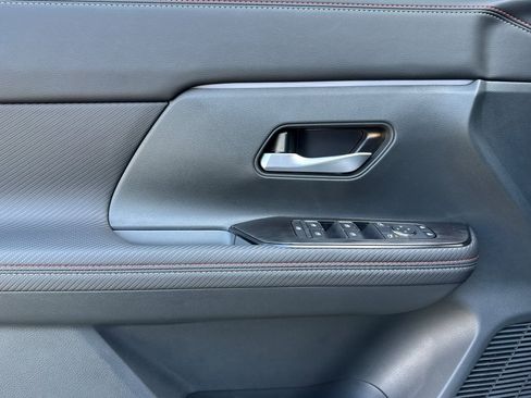 New 2026 Nissan Kicks SR w/ Cold Weather Package image 8