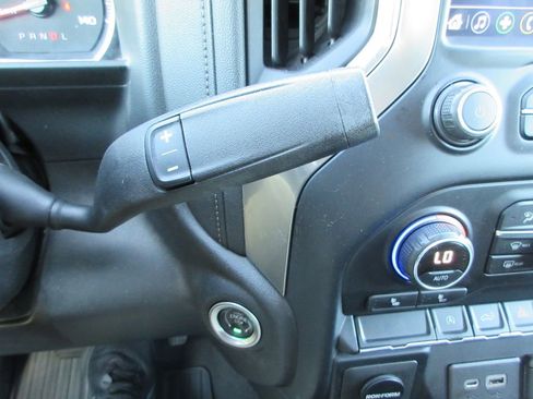 Used 2021 Chevrolet Silverado 1500 LT AWD/4WD image 28