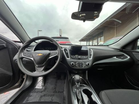 Used 2024 Chevrolet Malibu LT image 35