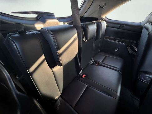 Used 2018 Toyota Highlander XLE image 27