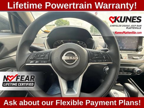Used 2025 Nissan Altima 2.5 SV FWD image 17