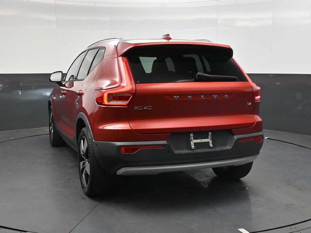 Used 2019 Volvo XC40 T4 Momentum FWD image 6