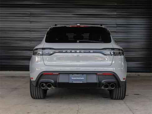 Certified 2025 Porsche Macan image 6