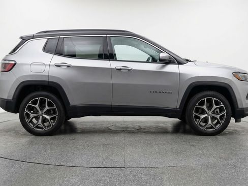 Used 2025 Jeep Compass Limited AWD/4WD image 11