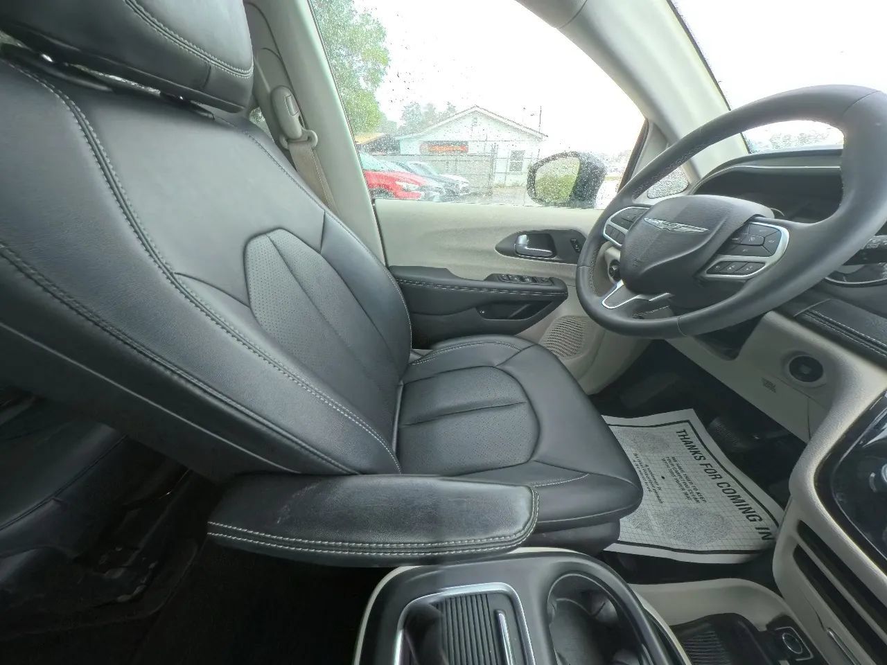 Used 2024 Chrysler Pacifica Limited FWD image 26
