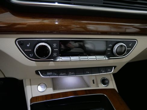 Used 2022 Audi Q5 2.0T Premium Plus AWD/4WD image 23