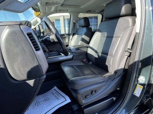 Used 2019 GMC Sierra 2500 SLT w/ All Terrain HD Package image 12