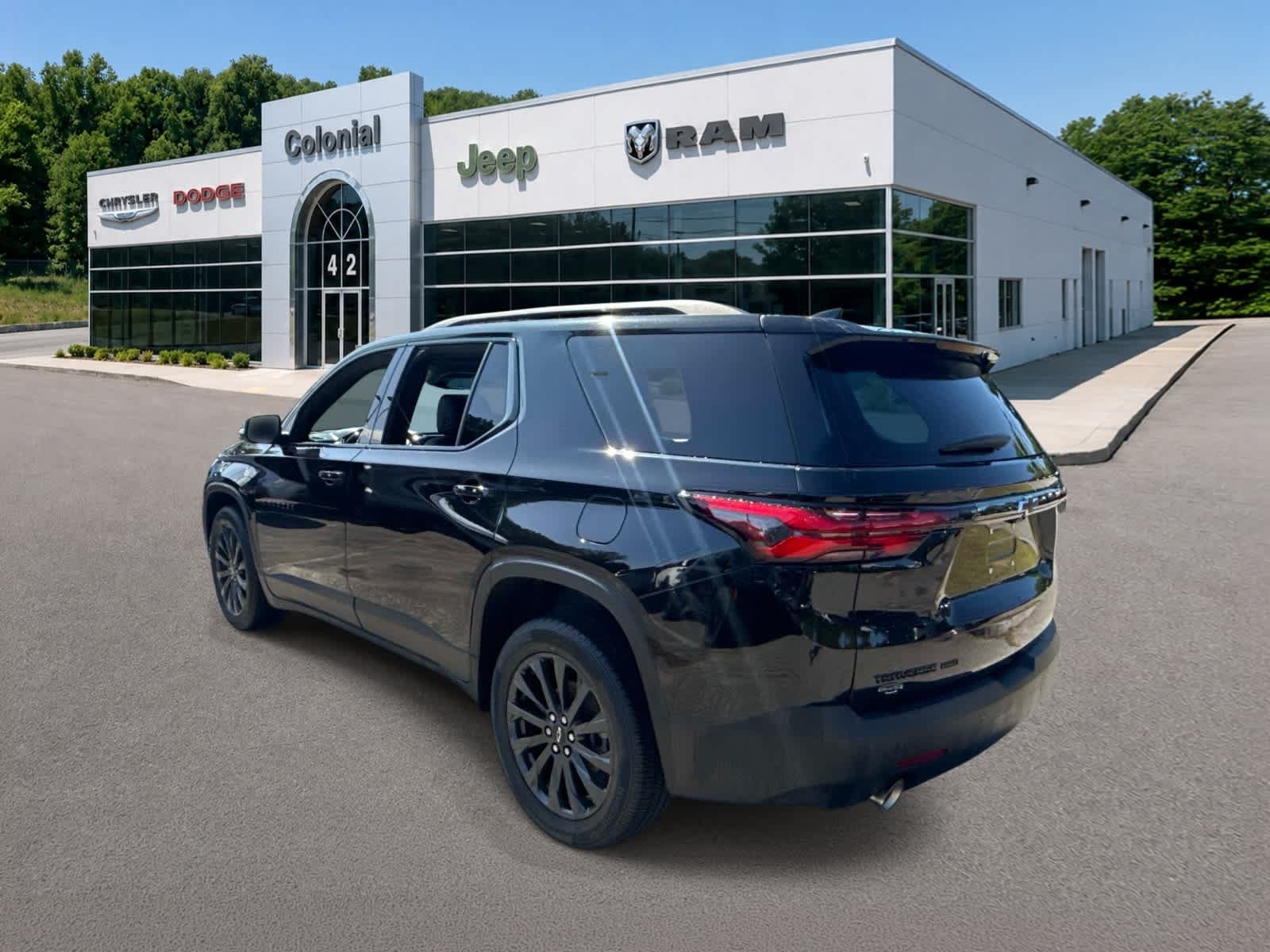 Used 2023 Chevrolet Traverse RS AWD/4WD image 3