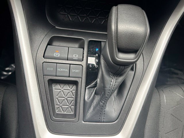 Used 2022 Toyota RAV4 XLE w/ Convenience Package FWD image 27