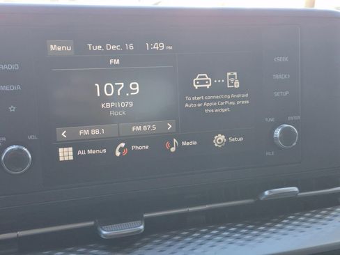 Used 2023 Kia Carnival LX image 23