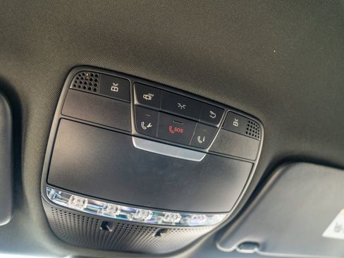 Used 2018 Mercedes-Benz GLC 300 4MATIC image 20