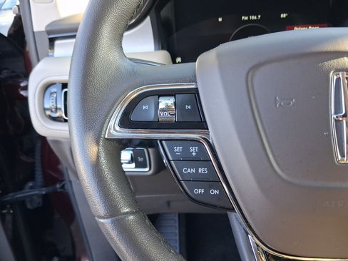 Certified 2022 Lincoln Nautilus FWD w/ Premium Package image 17