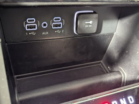 Used 2023 Jeep Grand Cherokee Limited w/ Black Appearance Package AWD/4WD image 26