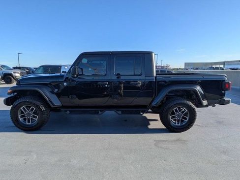 Used 2021 Jeep Gladiator Sport AWD/4WD image 6