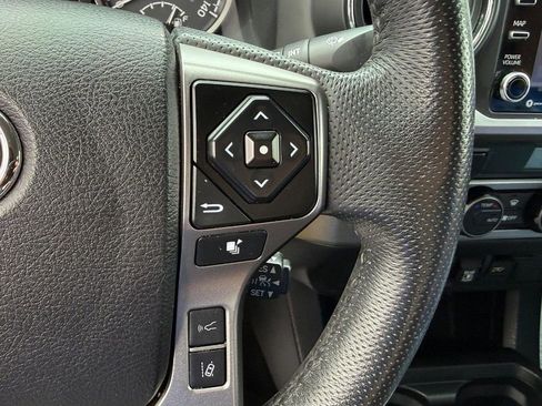 Certified 2022 Toyota Tacoma SR5 AWD/4WD image 26