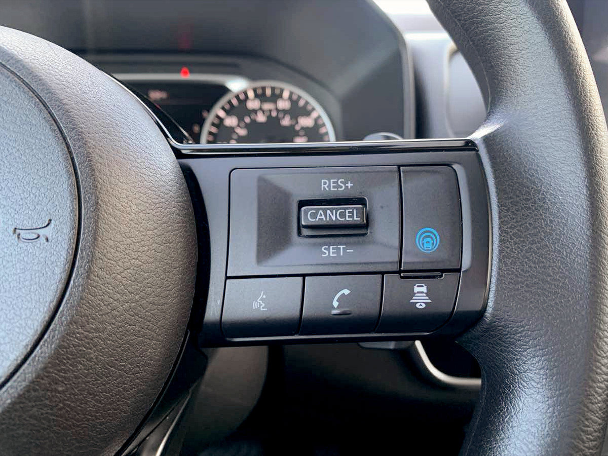 Used 2023 Nissan Rogue SV FWD image 25