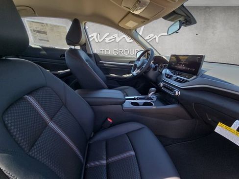 New 2026 Nissan Altima 2.5 SR FWD image 24