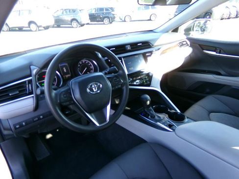 Used 2018 Toyota Camry LE image 12