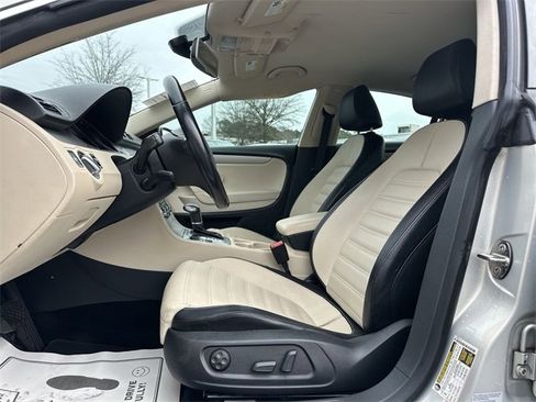 Used 2010 Volkswagen CC Sport image 12