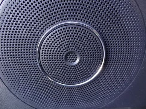 Used 2023 Ford Expedition XLT image 21