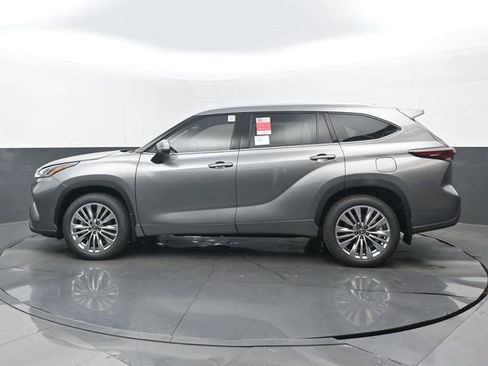 New 2026 Toyota Highlander Platinum AWD/4WD image 23