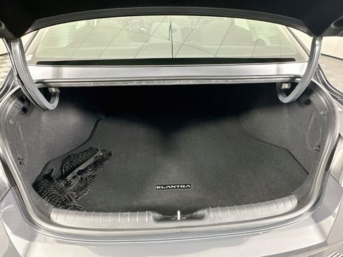 Used 2023 Hyundai Elantra SEL w/ Convenience Package FWD image 28