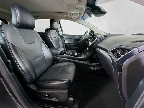 Used 2019 Ford Edge Titanium w/ Equipment Group 301A FWD image 33