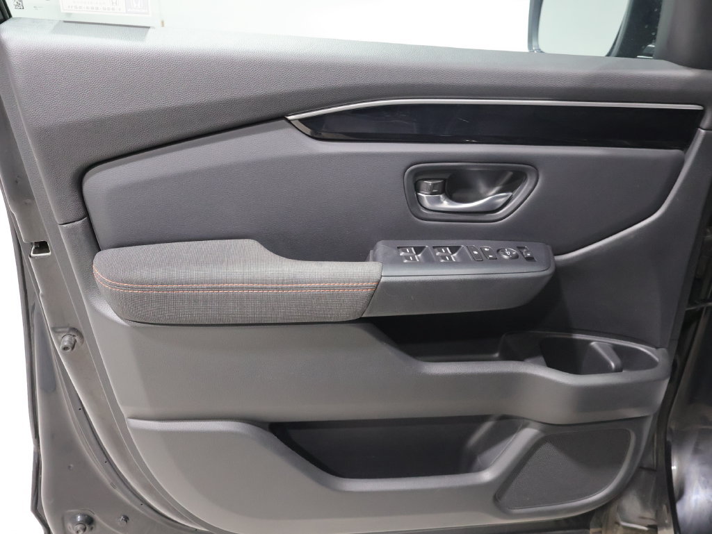 Used 2025 Honda Pilot Sport image 13