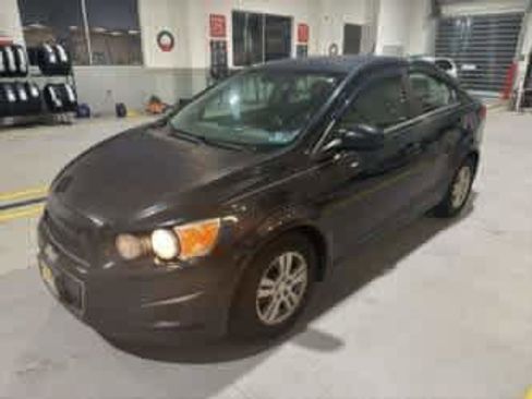 Used 2013 Chevrolet Sonic LT image 2